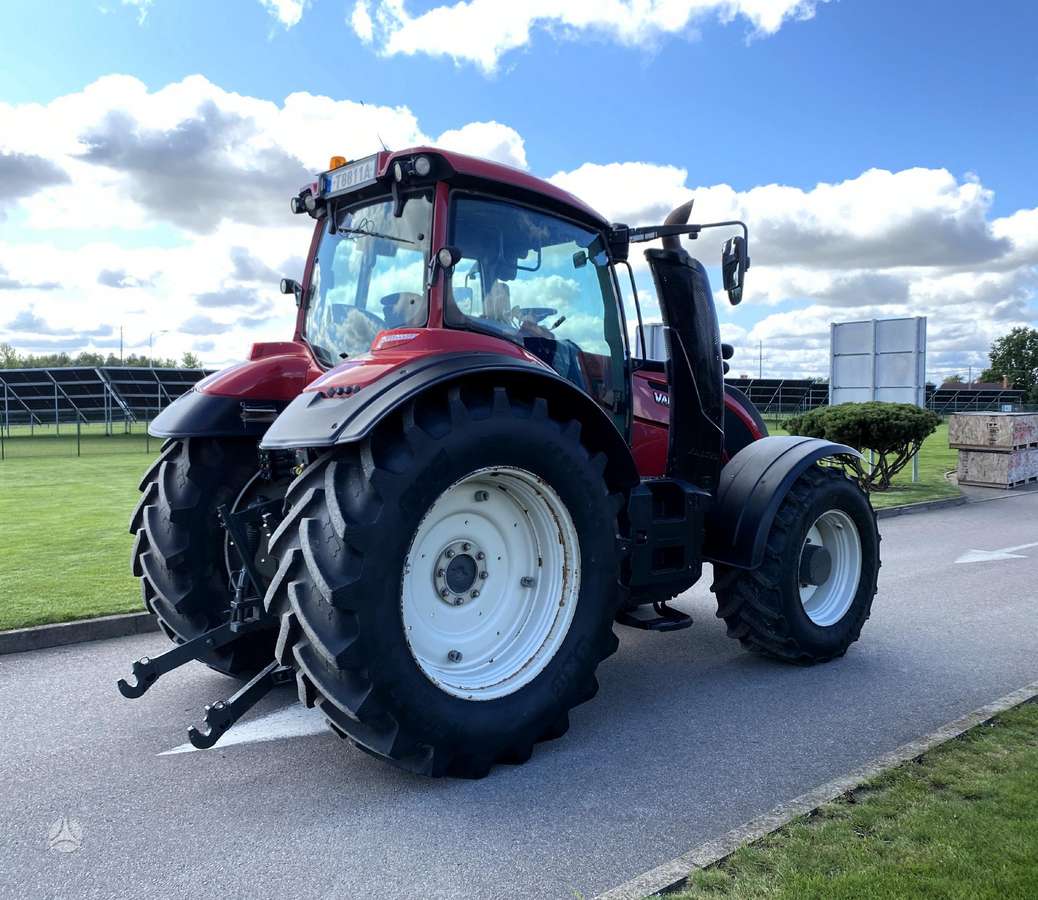 Valtra T234A, traktori