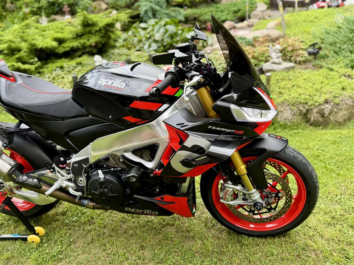Aprilia Tuono 1100cc, street / classic