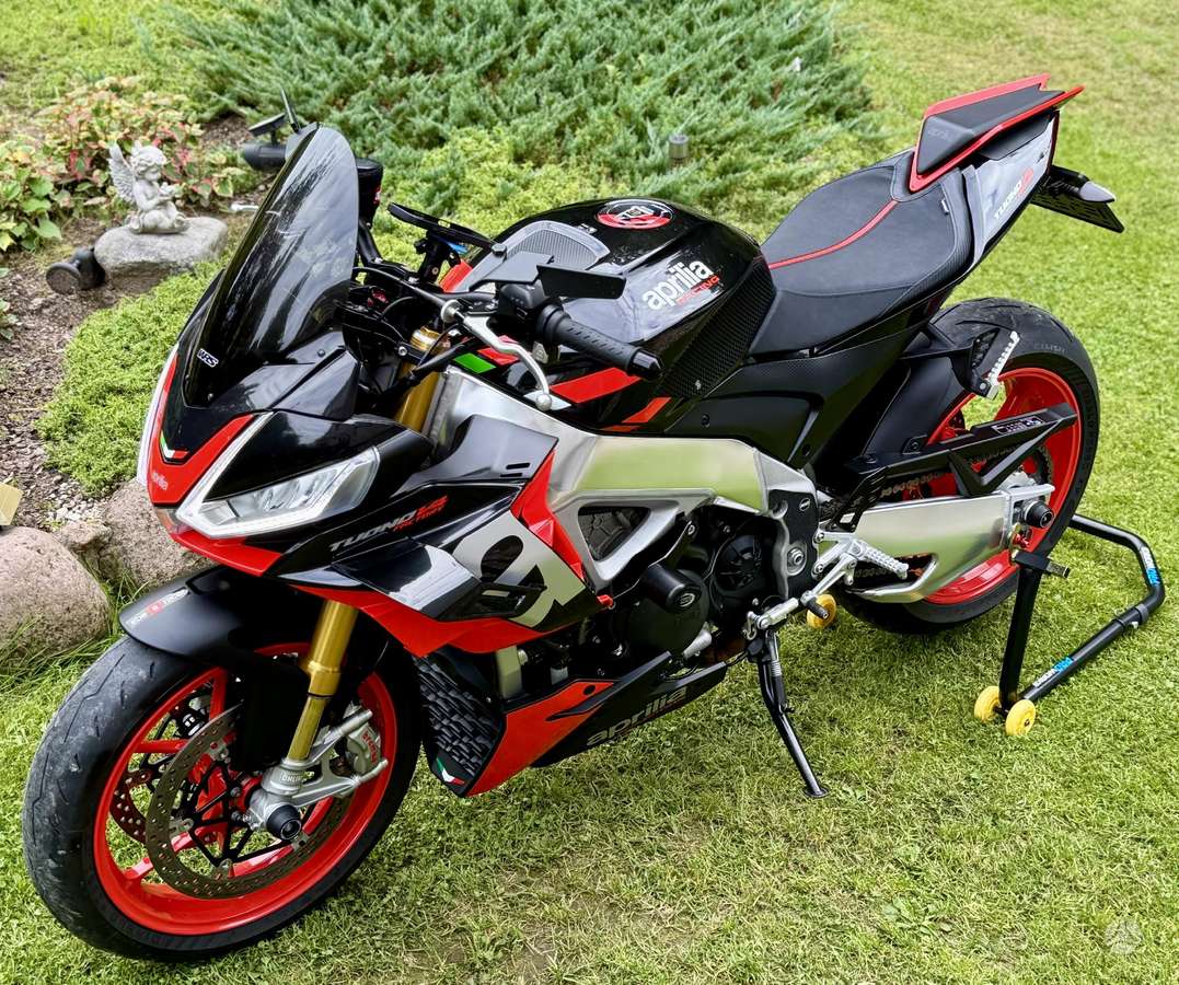 Aprilia Tuono 1100cc, street / classic