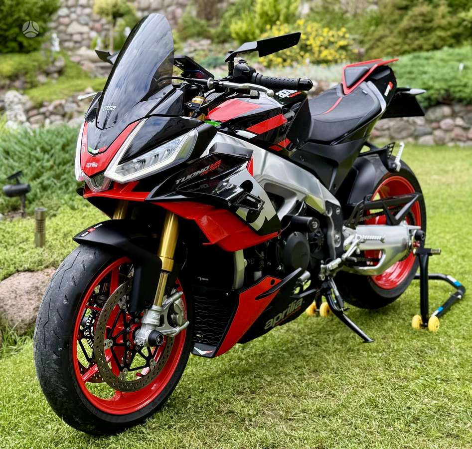 Aprilia Tuono 1100cc, street / classic