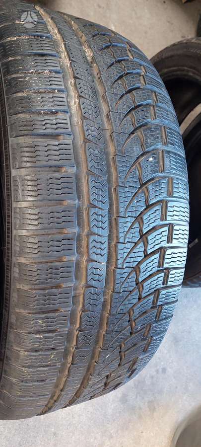 Nokian, зимние 225/45 R19