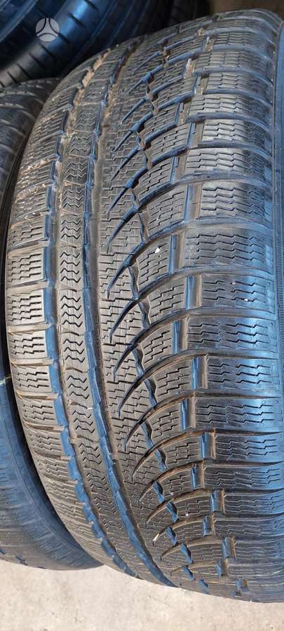 Nokian, žieminės 225/45 R19