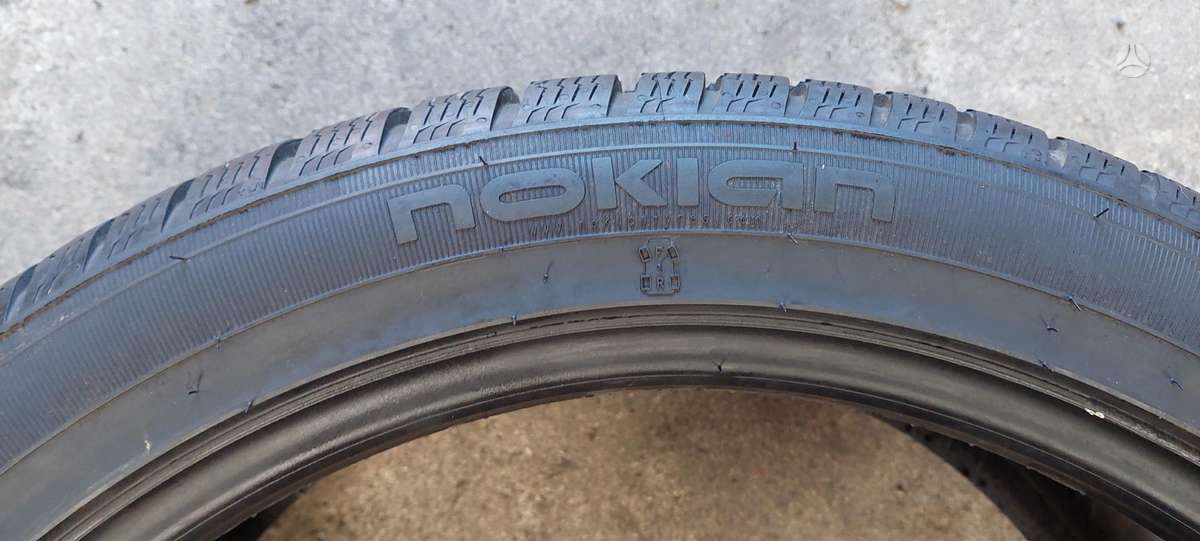 Nokian, žieminės 225/45 R19