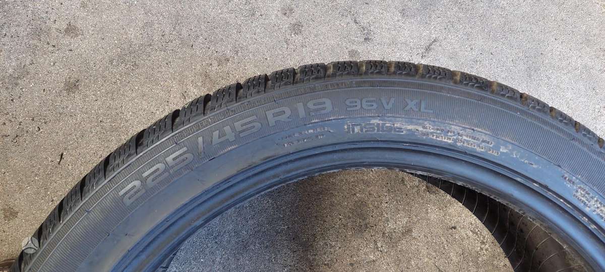 Nokian, зимние 225/45 R19