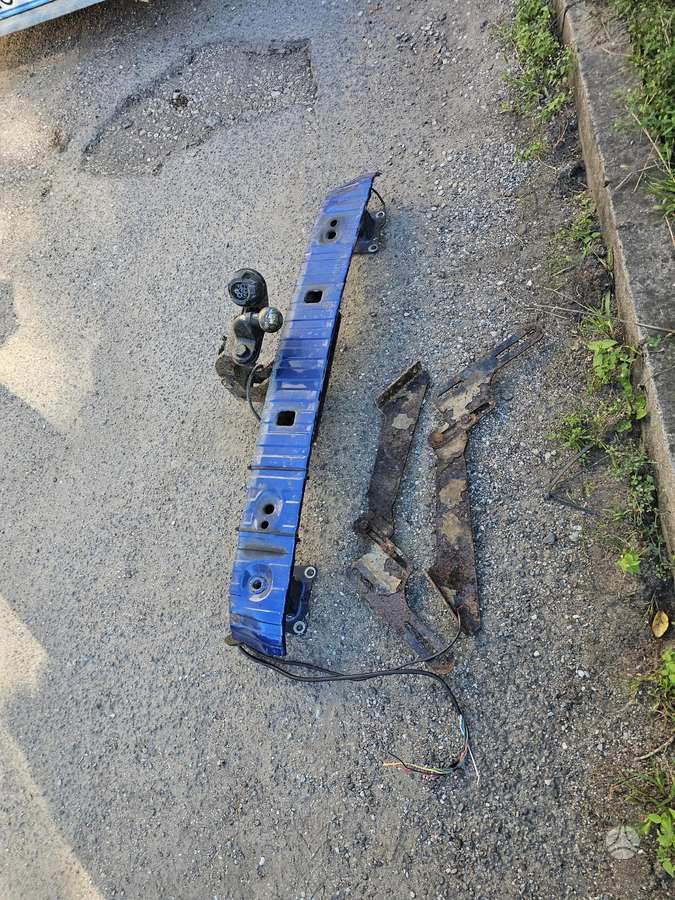 Volvo V50, Buferis, body parts