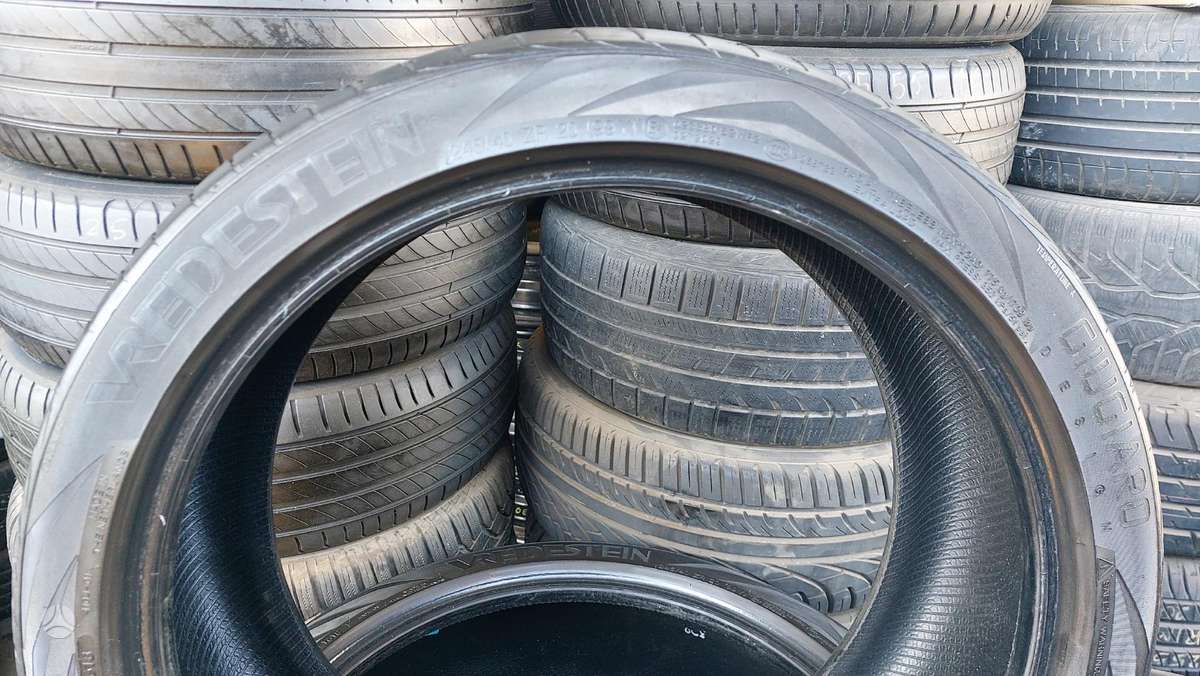 Pirelli , Continental, universalios 275/35 R20