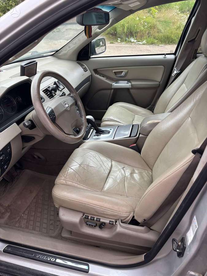 Volvo XC90 dalimis