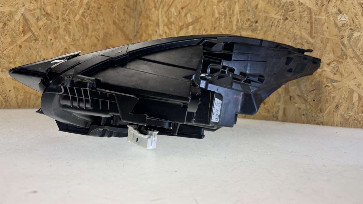 Tesla Model 3, 151495300C, Cen28242
