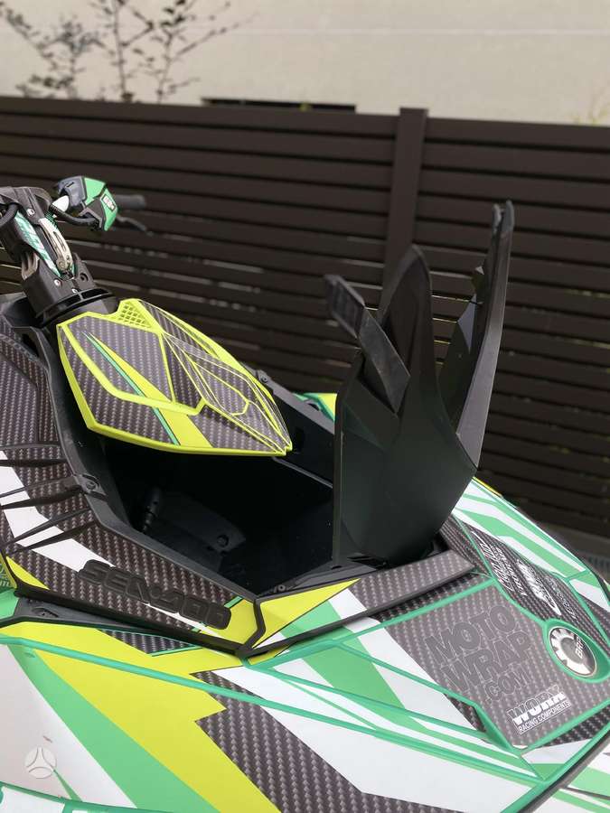 Sea-Doo Spark Trixx, jet skis