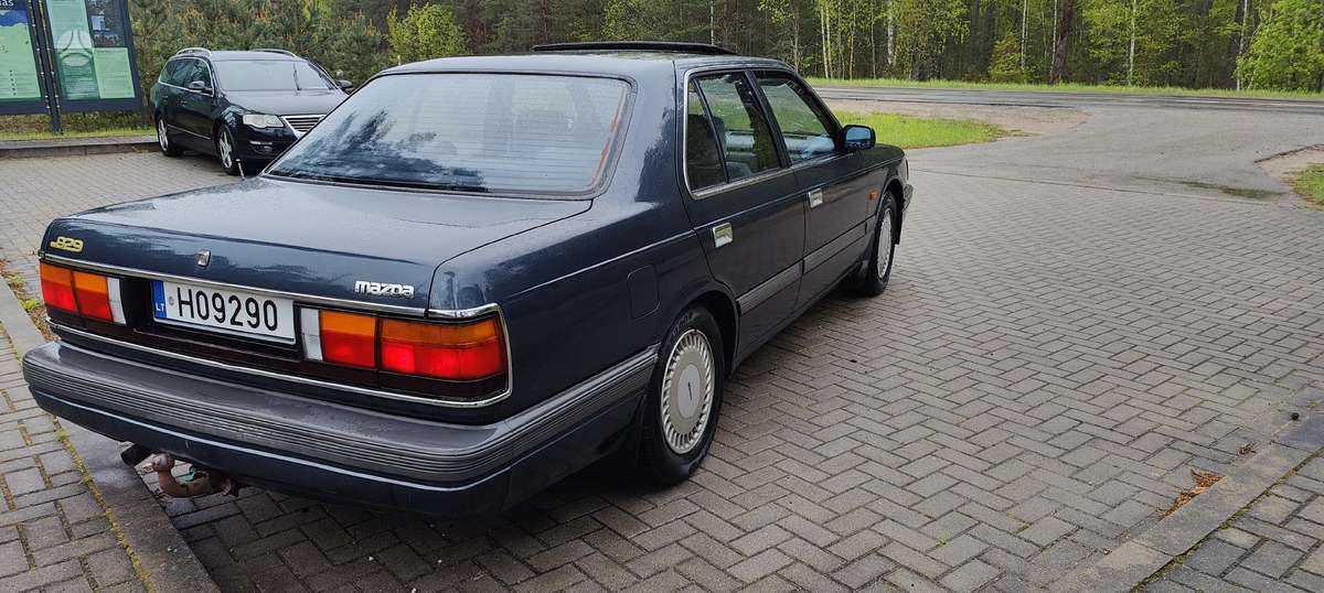 Mazda 929, 3.0 l., Седан