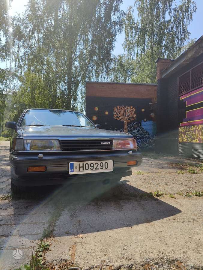 Mazda 929, 3.0 l., Седан