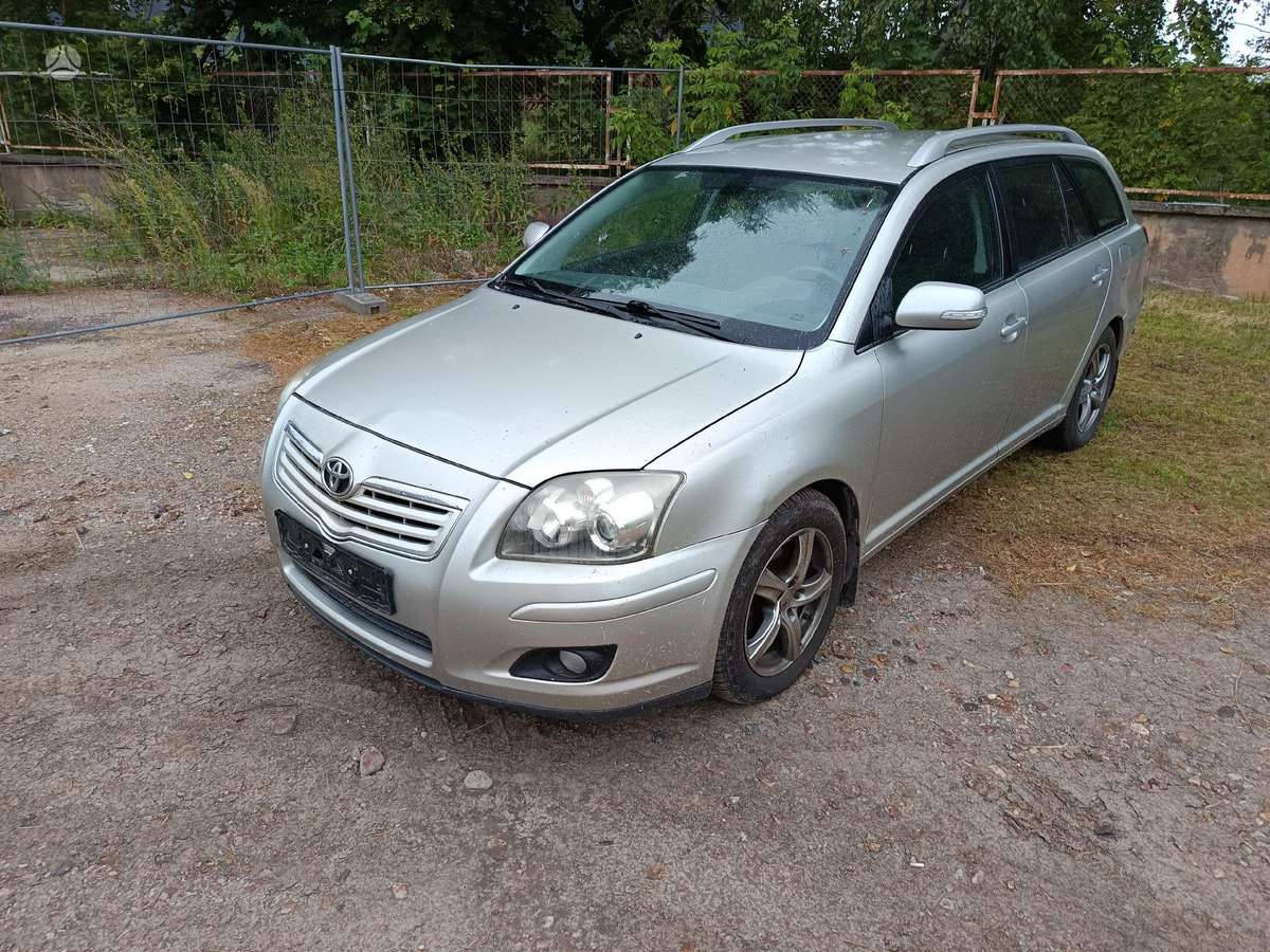 Toyota Avensis детали кузова