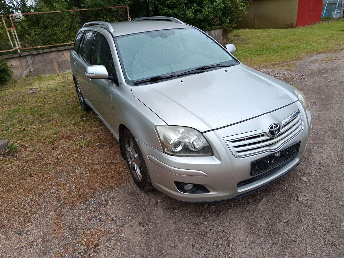 Toyota Avensis детали кузова