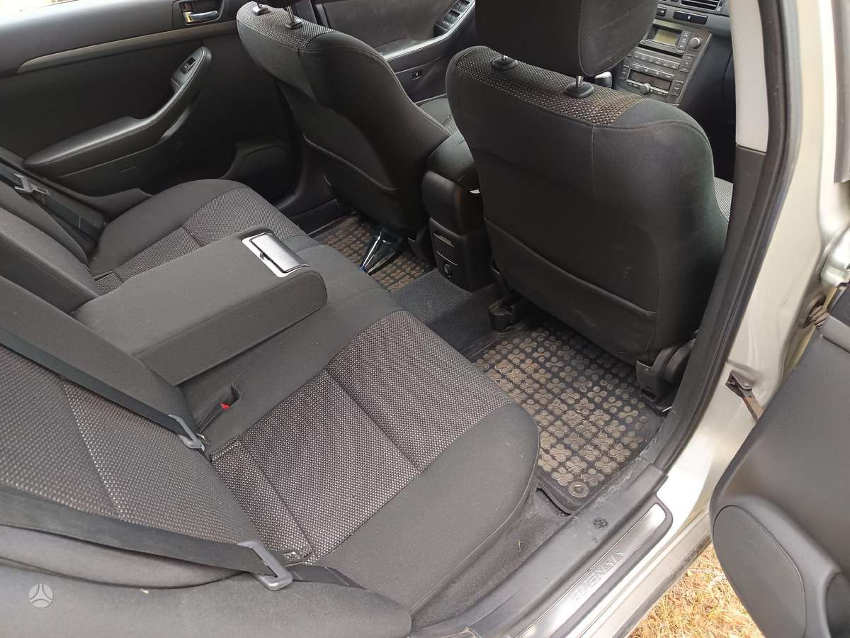 Toyota Avensis детали кузова
