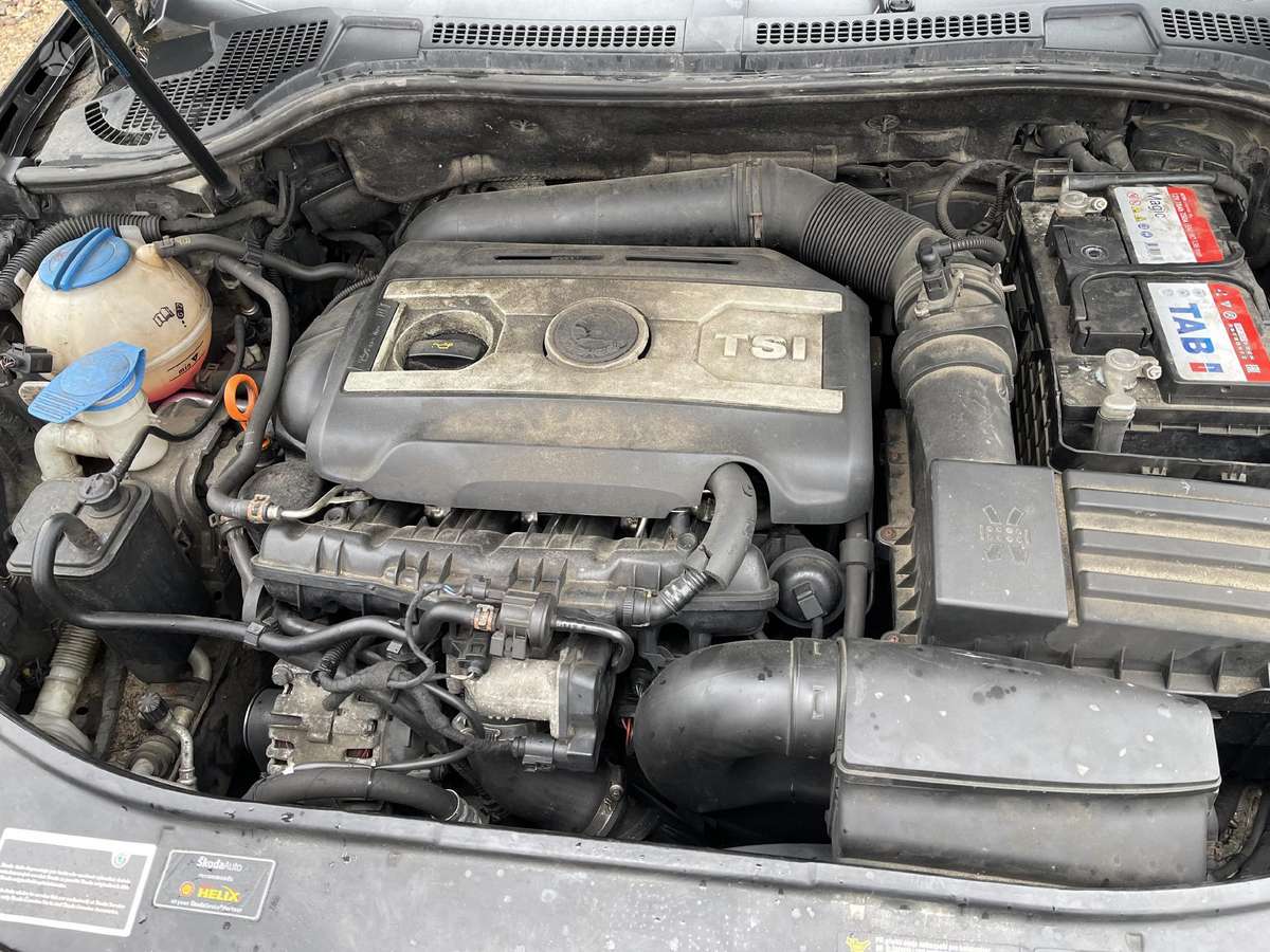 Skoda Superb dalimis