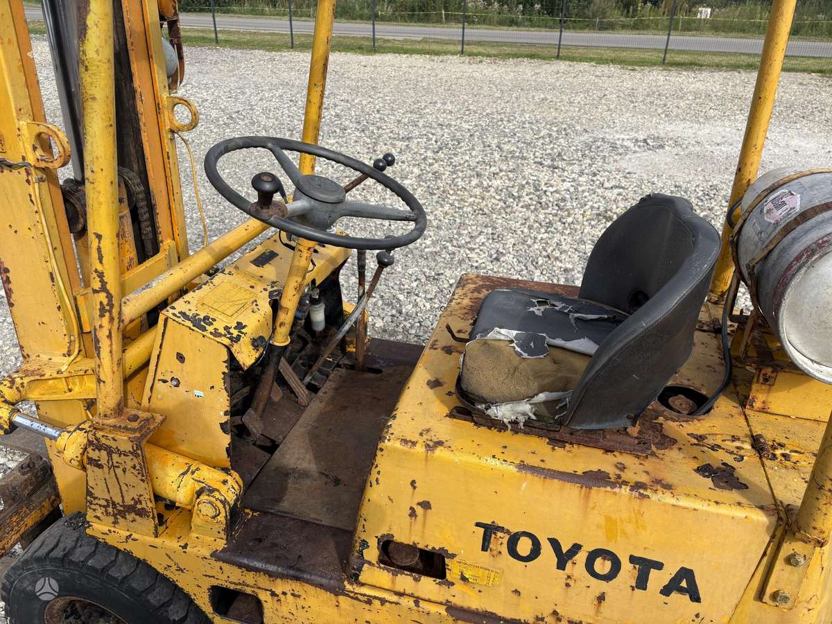 Toyota 2FG14, forklifts