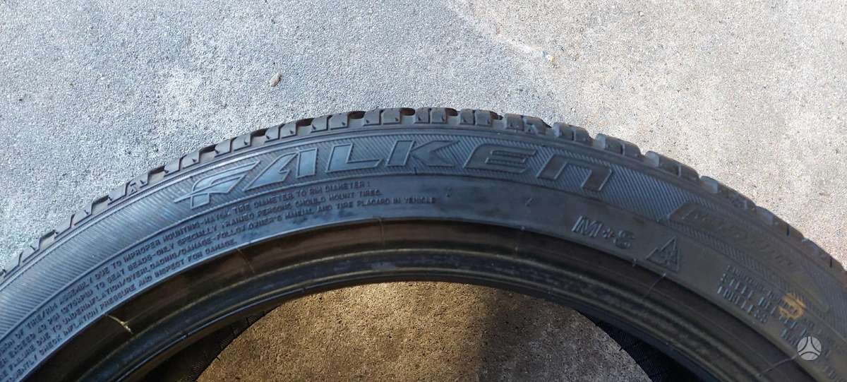 Falken, žieminės 225/45 R18