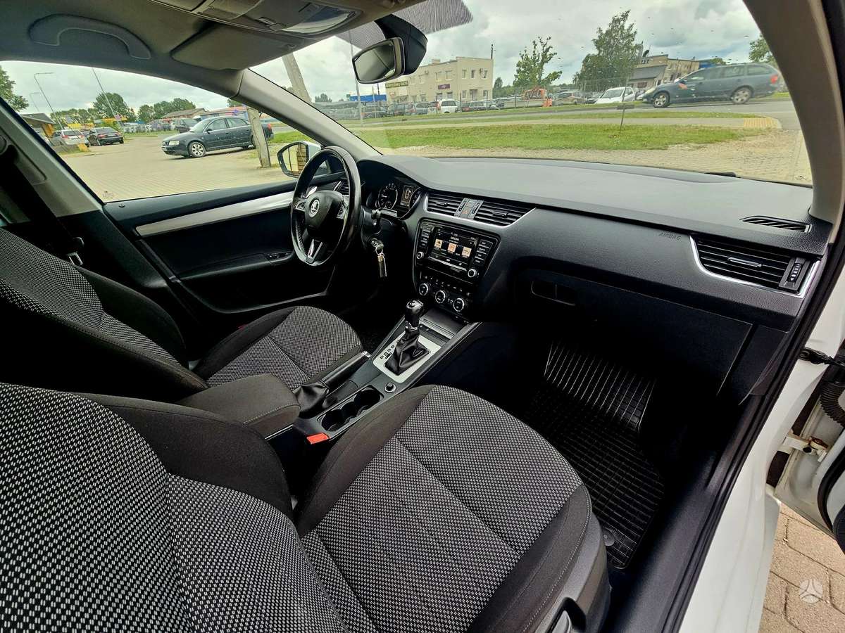 Skoda Octavia, 1.6 l., hatchback