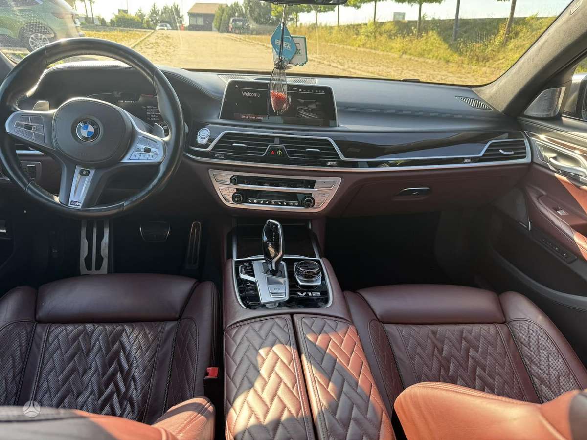 BMW 760, 6.6 l., Лимузин