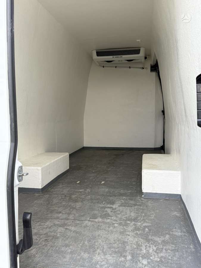 Iveco Daily 35-180, refrigerated trucks