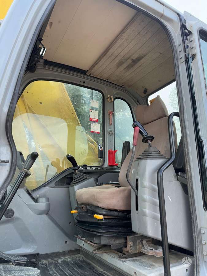 New Holland E 215+16.5M BOOM, excavator