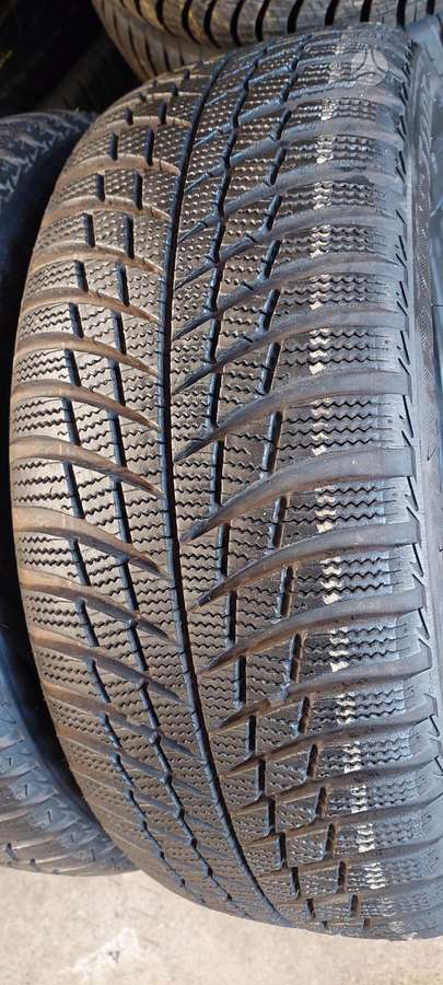 Bridgestone, žieminės 215/55 R17