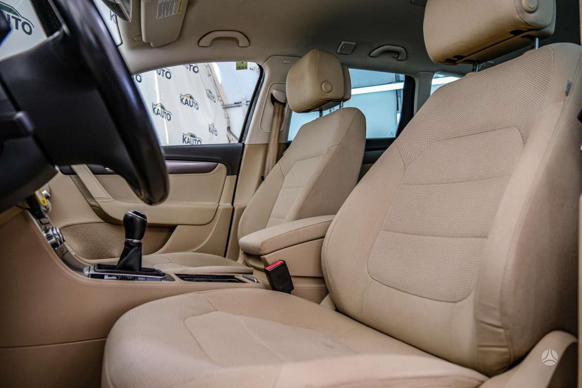 Volkswagen Passat, 1.6 l., universalas