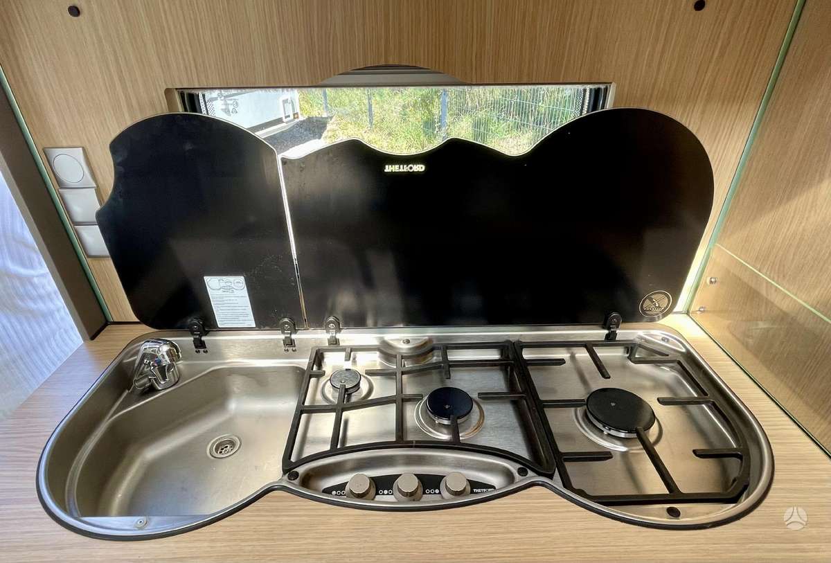LMC TANDERO 500, кемперы