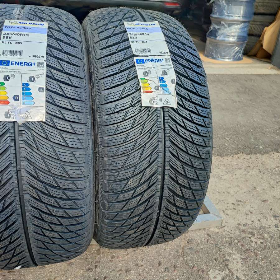 Michelin +245/40-19, winter 275/35 R19