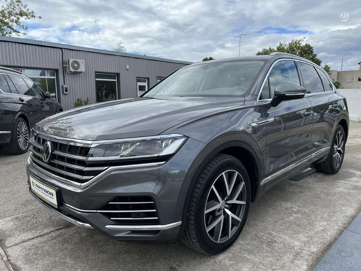 Volkswagen Touareg - 1