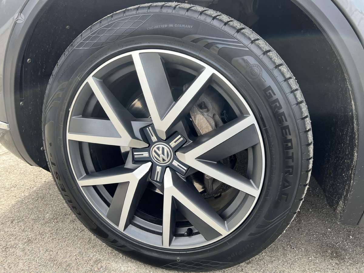 Volkswagen Touareg - 11