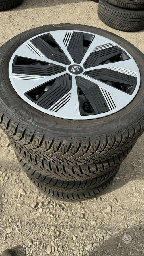 Renault, plieniniai štampuoti, R18
