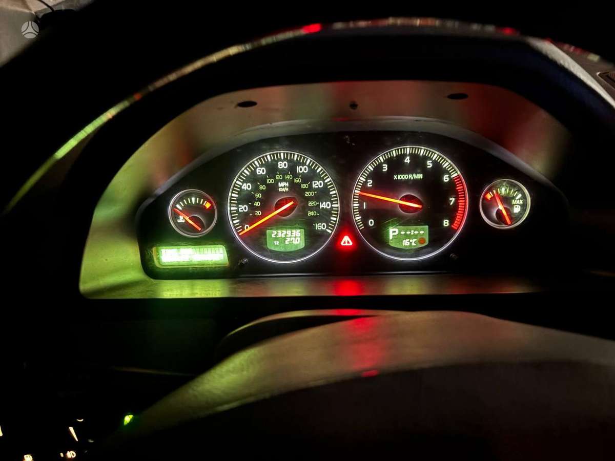Volvo XC90 dalimis