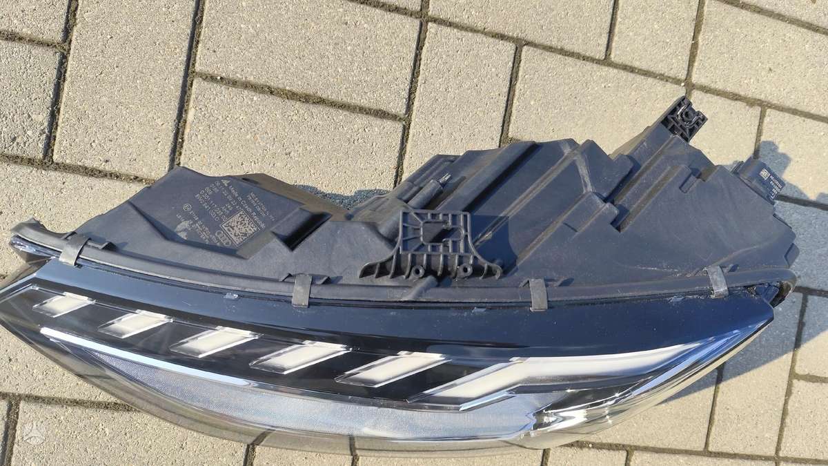 Audi A4 žibintai