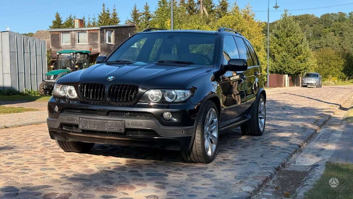 BMW X5, 4.8 l., off-road / crossover