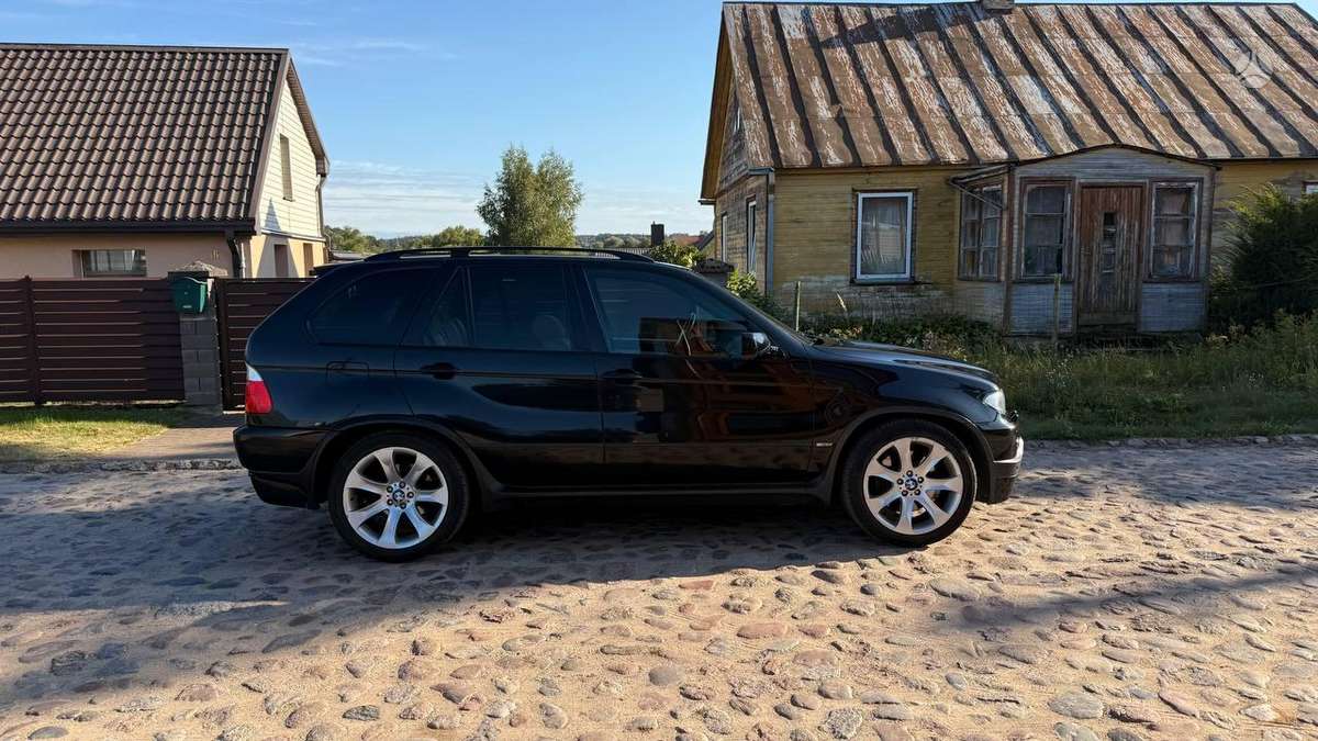 BMW X5, 4.8 l., off-road / crossover