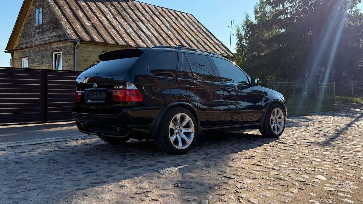 BMW X5, 4.8 l., off-road / crossover