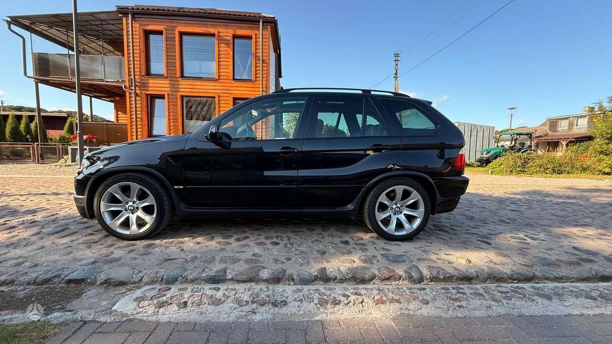 BMW X5, 4.8 l., off-road / crossover