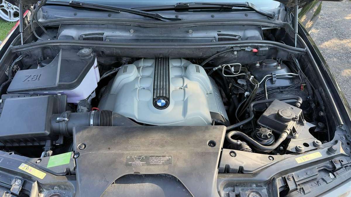 BMW X5, 4.8 l., off-road / crossover