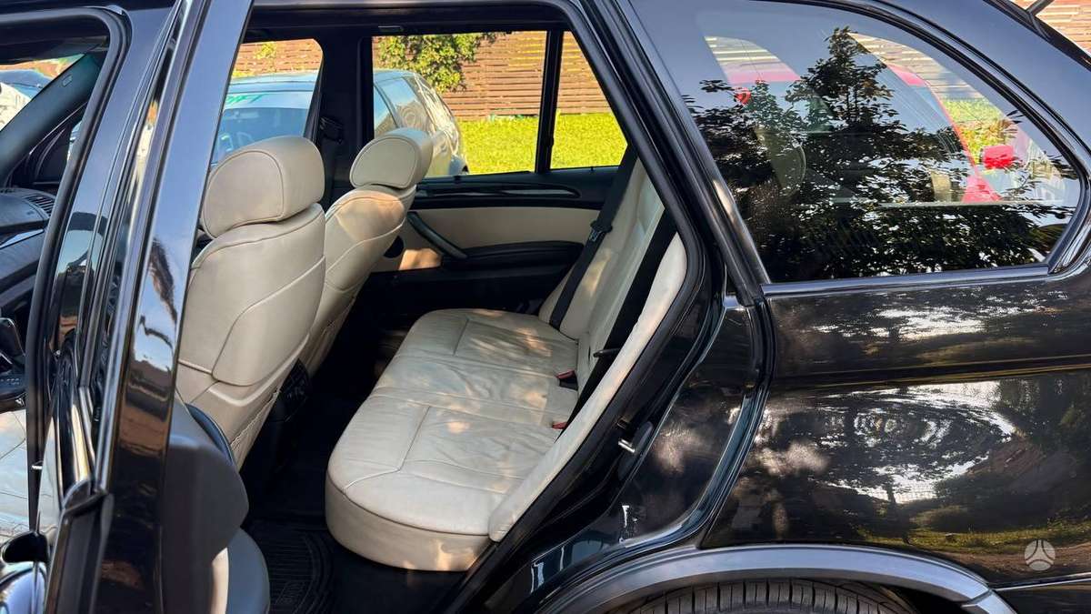 BMW X5, 4.8 l., off-road / crossover