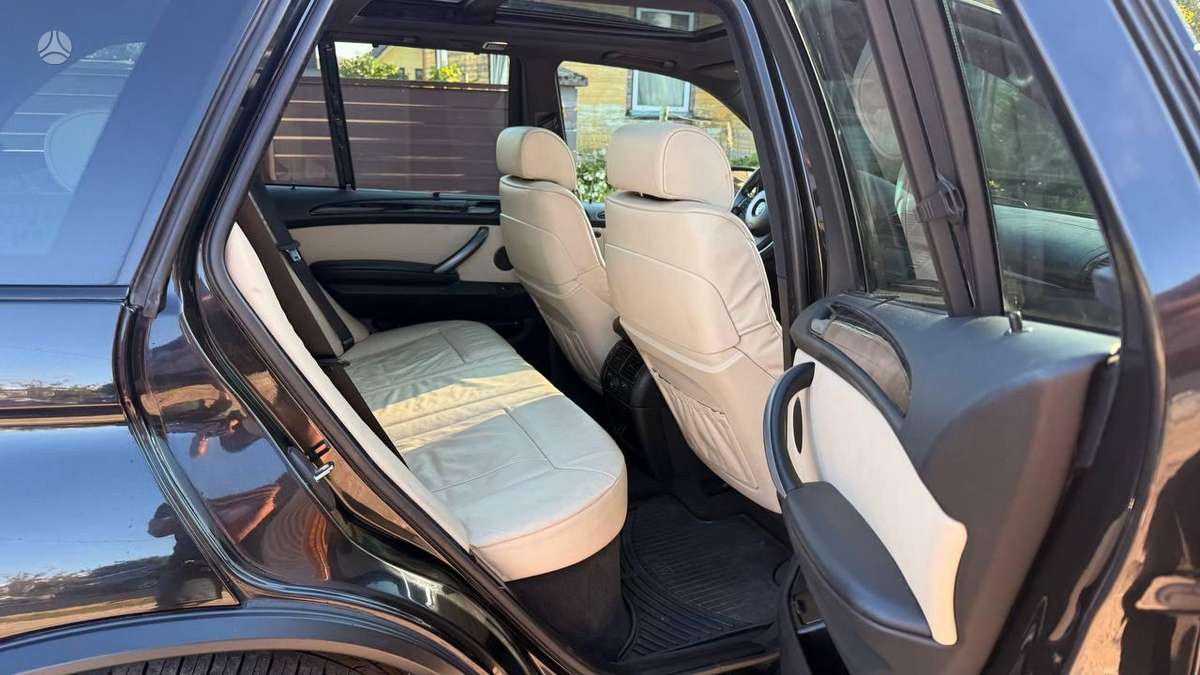 BMW X5, 4.8 l., off-road / crossover