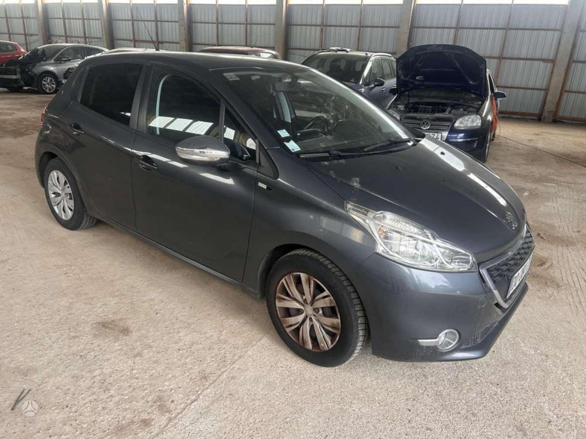 Peugeot 208 dalimis. Europa