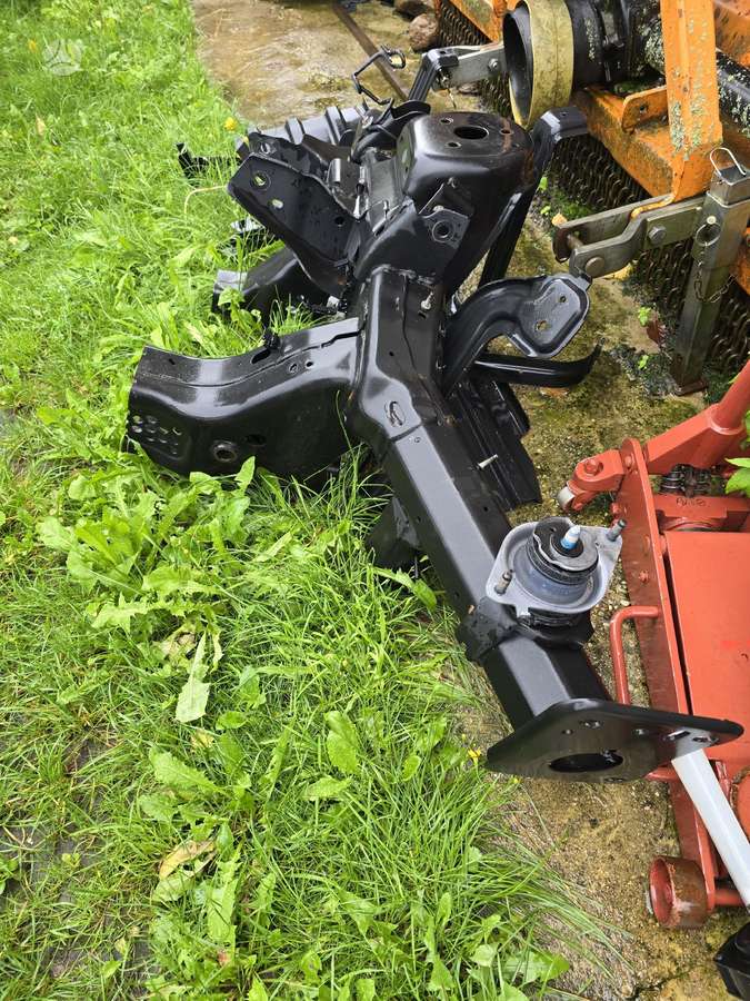 Dodge Ram šasijas detaļas