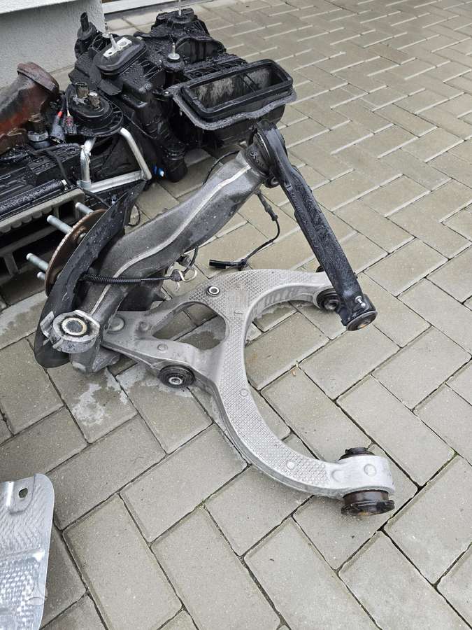Dodge Ram važiuoklės, transmisijos dalys