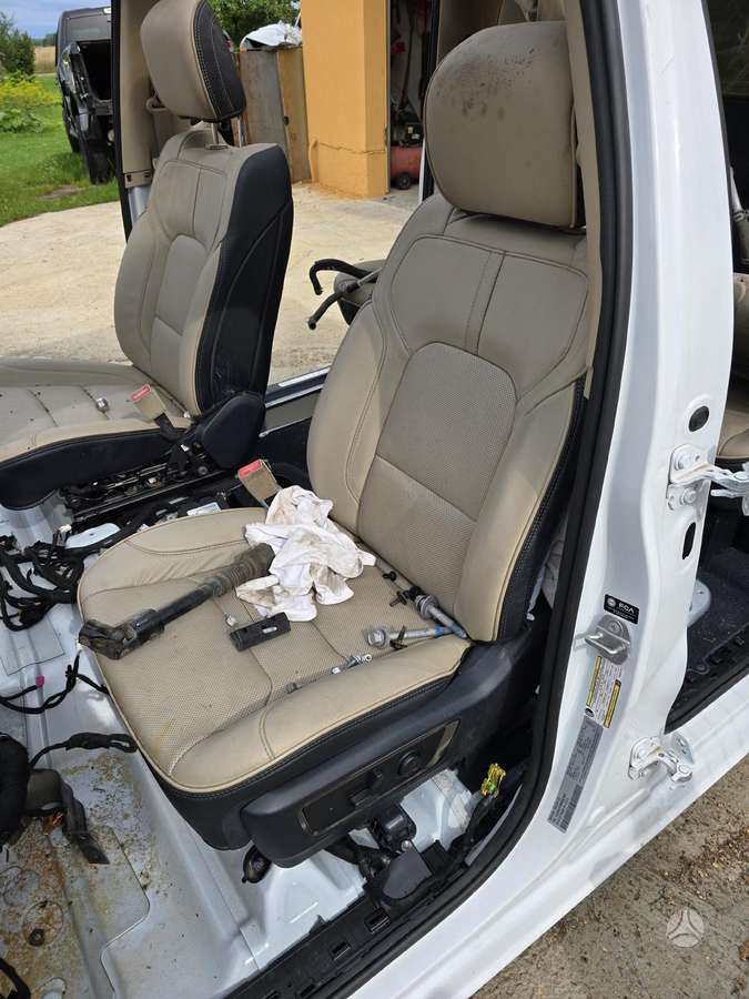 Dodge Ram šasijas detaļas