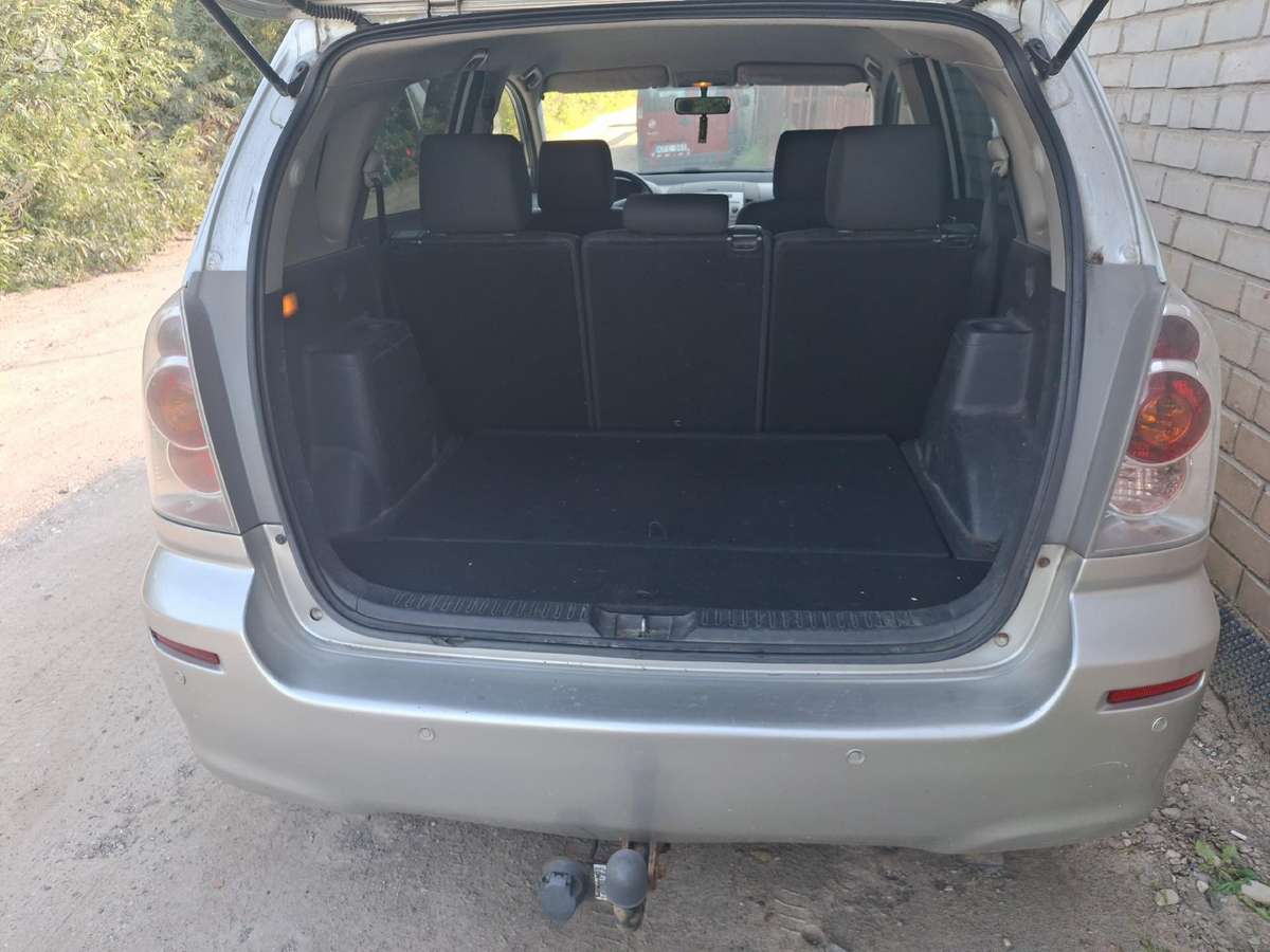 Toyota Corolla Verso Toyota corolla verso dalimis 2 2 dyzelis 100kw r16 gražūs ra