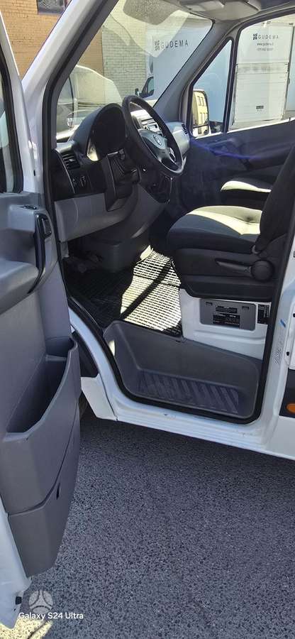 Volkswagen Crafter, cargo vans
