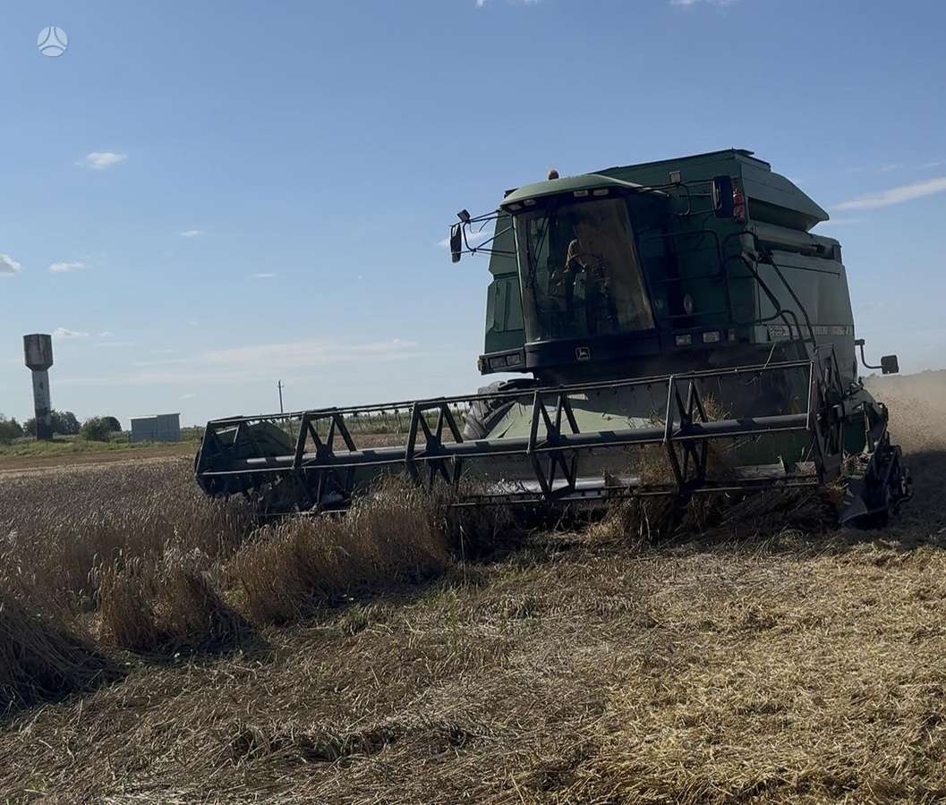John Deere 2066, combine harvesters