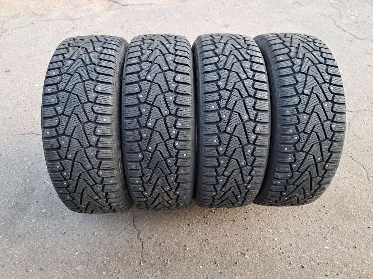 Pirelli Ice-Zero, winter 215/55 R18