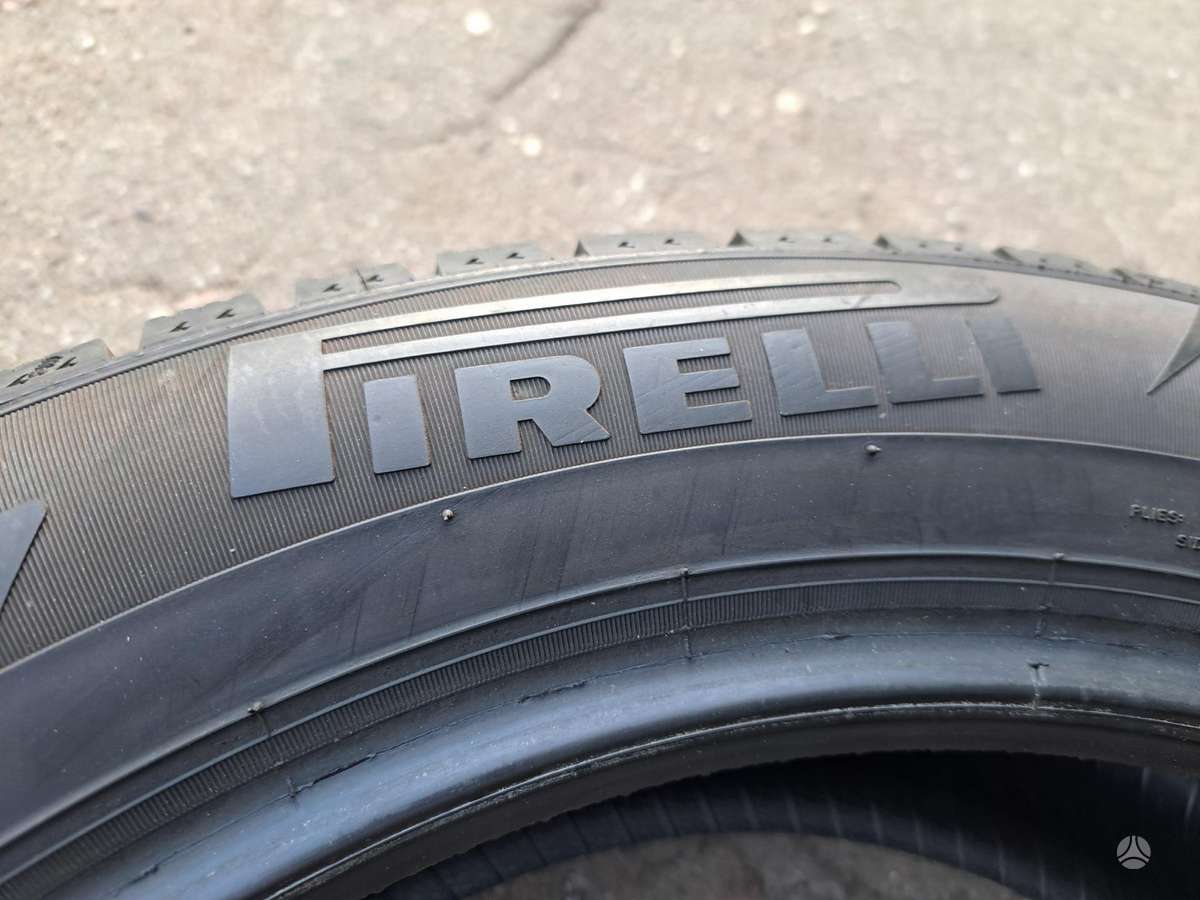 Pirelli Ice-Zero, winter 215/55 R18